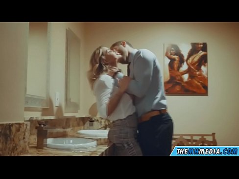 ❤️ Cum busty flava seducit in latrinae publicae Russian porn ad nos la.pornjimbo.ru